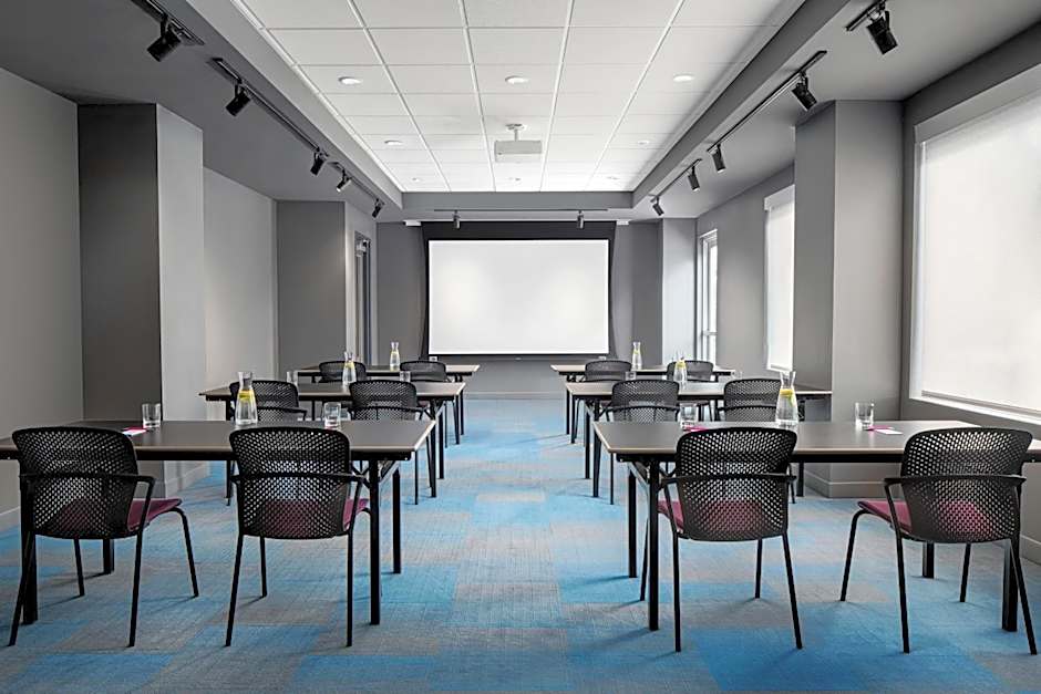 Aloft Houston Shenandoah