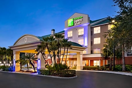 Holiday Inn Express & Suites Sarasota East, an IHG Hotel