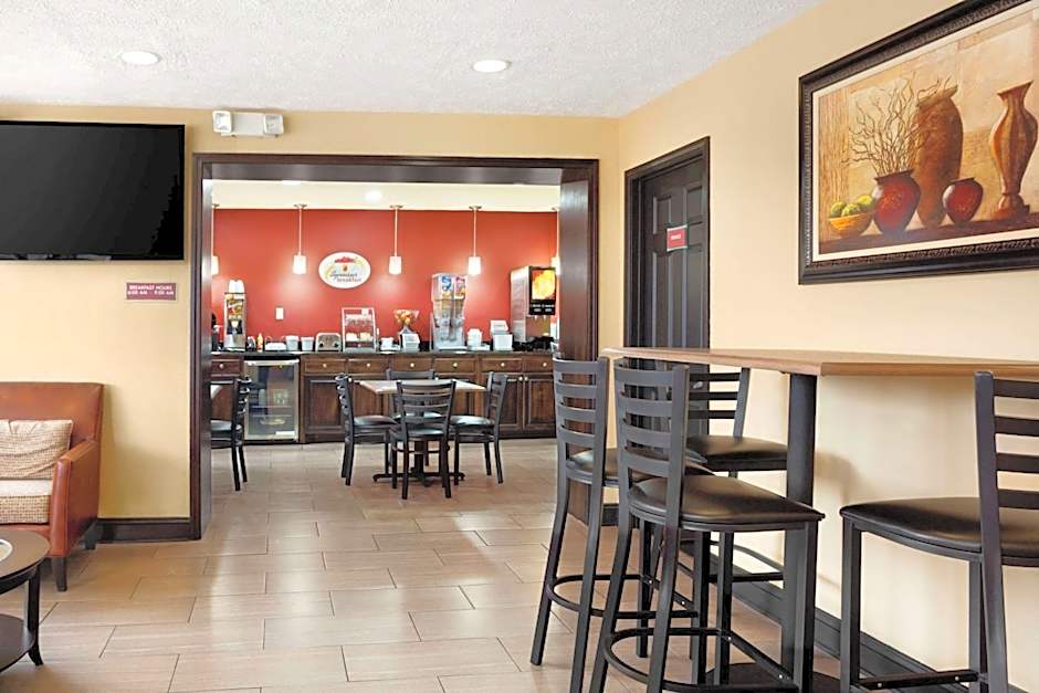 Super 8 by Wyndham Jackson