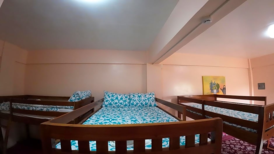 Queenslander Hotel and Restaurant