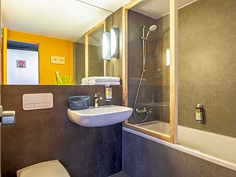 Triple Room with Three Single Beds