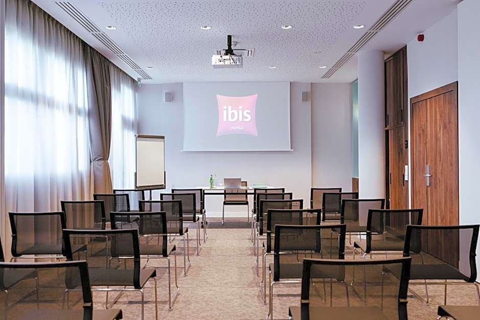 Ibis Luxembourg Aeroport