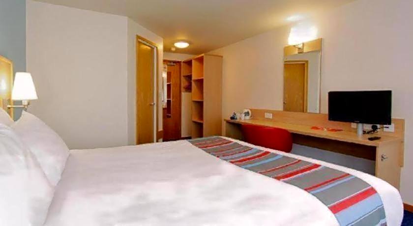 Travelodge Reading M4 Westbound