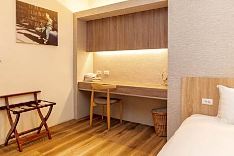 Traveller-Inn Zhongzheng Library