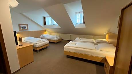 Comfort Quadruple Room
