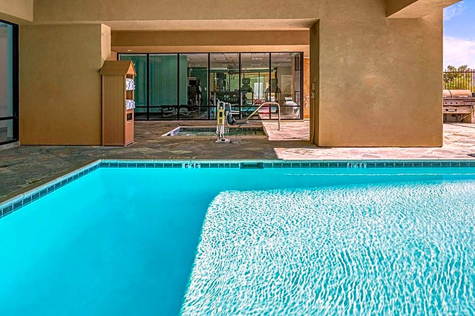 Holiday Inn Express Hotel & Suites Twentynine Palms By IHG