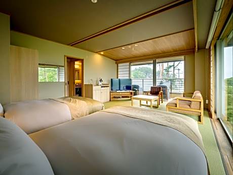 Standard Room with Tatami Area and Open-Air Bath - Ocean View
