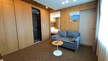 Junior Corner Family Suite (Panorama Ocean View)