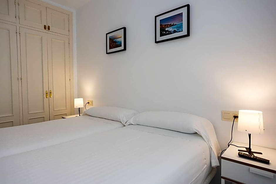 Apartamentos Los Cantaros