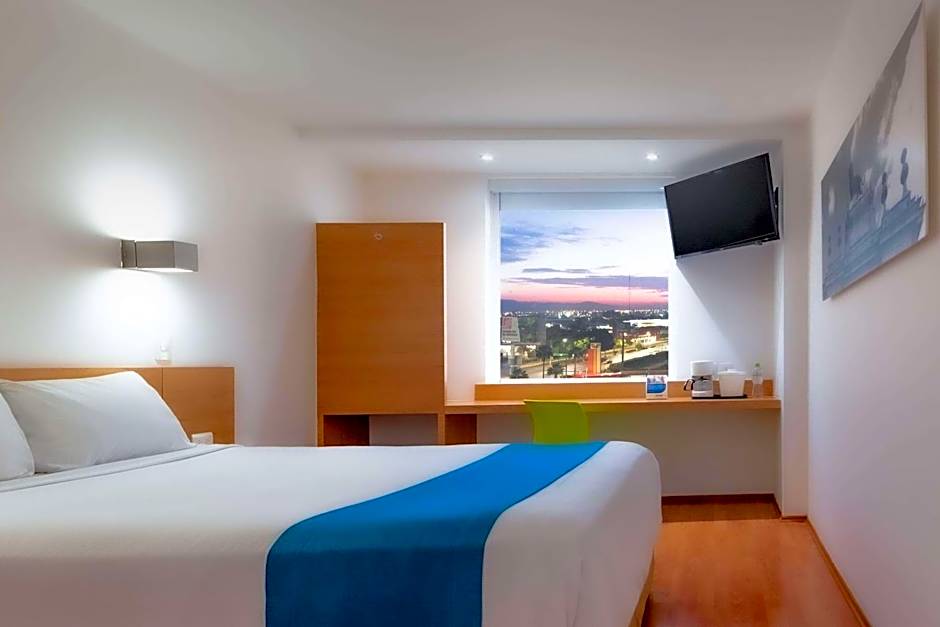 Sleep Inn Leon Antares