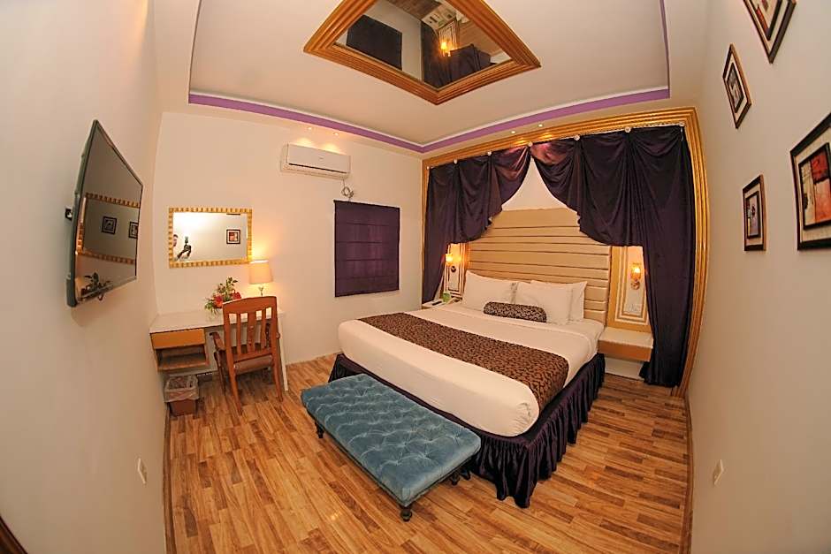 Photo 1 of 10 of Junior Suite