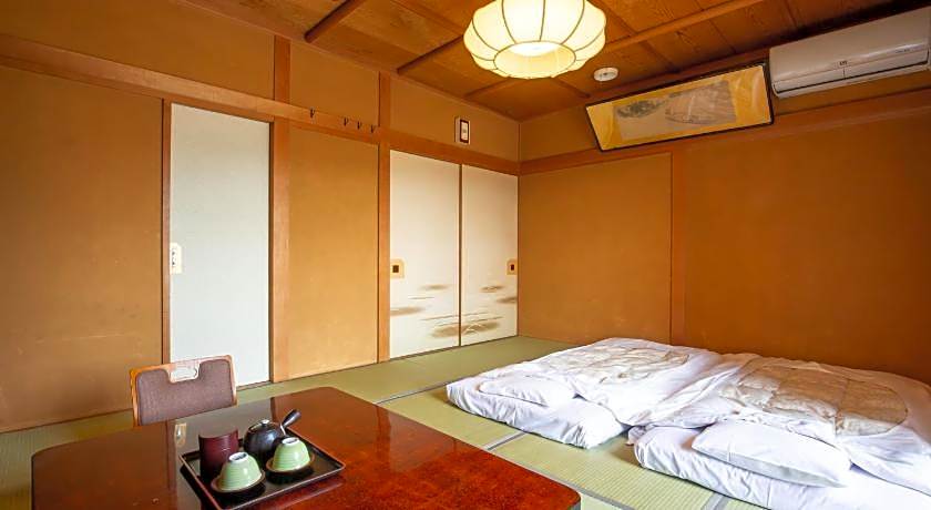 Yudanaka Onsen Shimaya