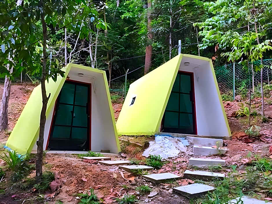 Eco Capsule Resort – Teluk Bahang, NY