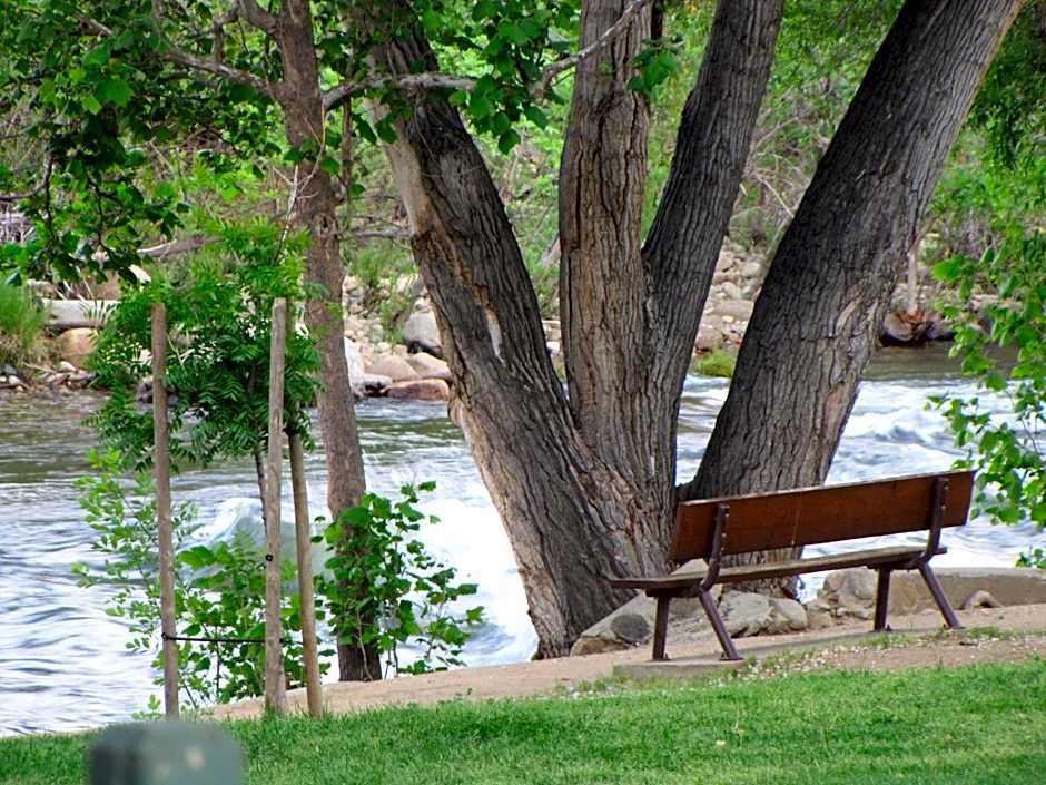 Kern Riverfront Lodge