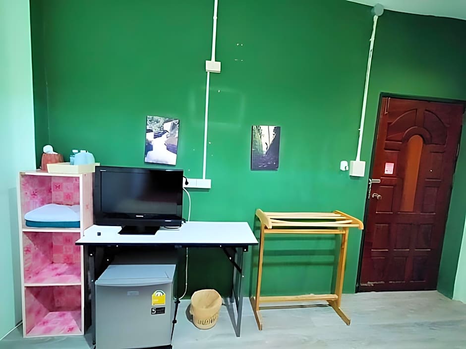 Tonkong Guesthouse & Restaurant