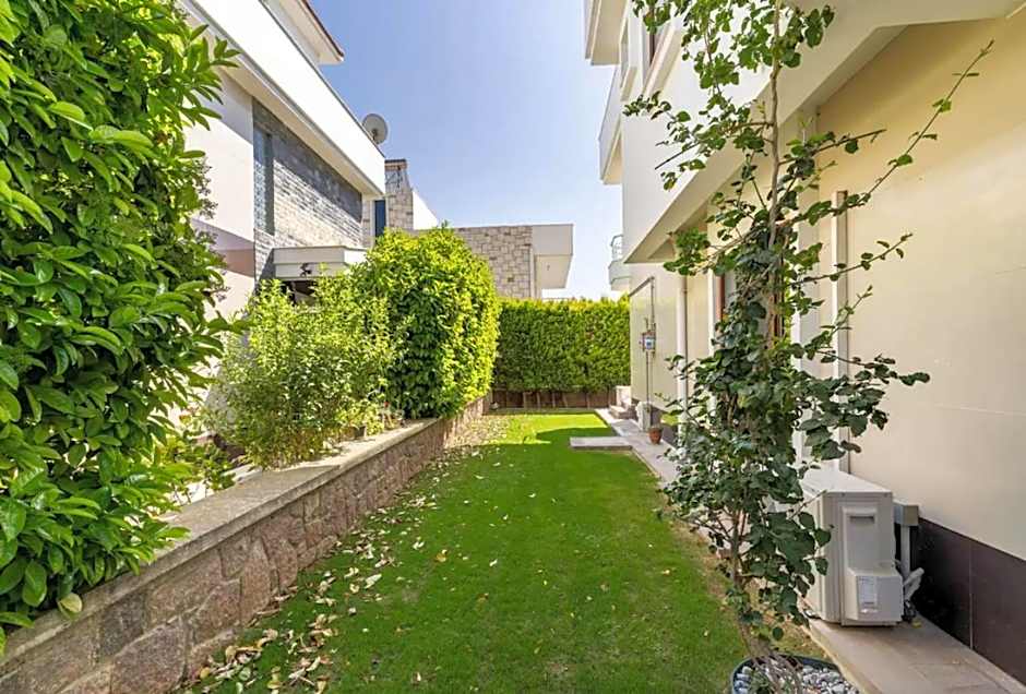 Comfortable villa with garden in “Urla İskele”