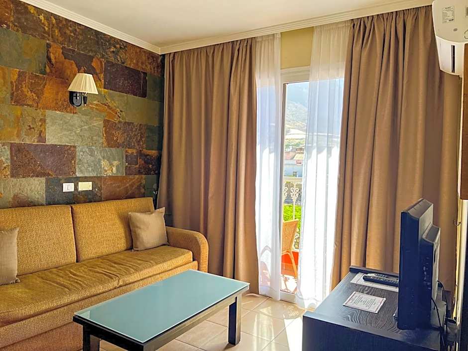 La Aldea Suites