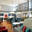 Hampton Inn By Hilton And Suites Atlanta Airport