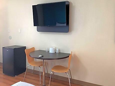 Deluxe King Room - Smoking