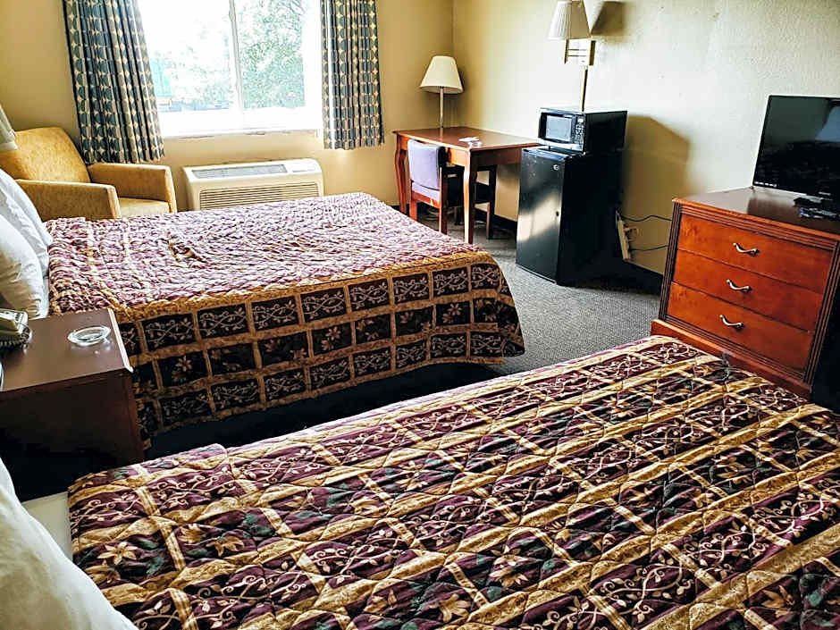 Days Inn & Suites by Wyndham of Morris