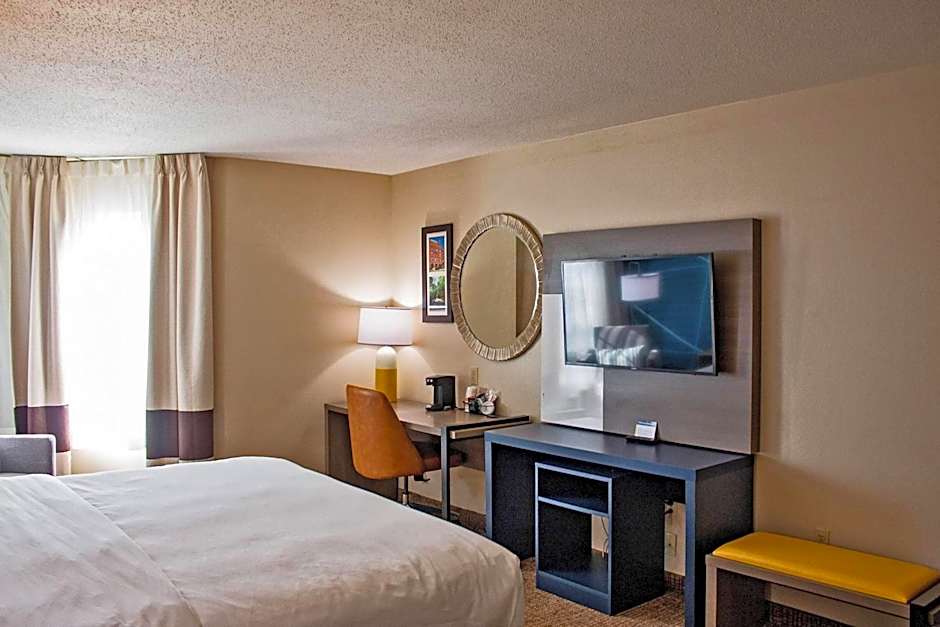 Comfort Inn & Suites Geneva- West Chicago