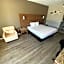 Quality Inn & Suites Near Six Flags - Austell