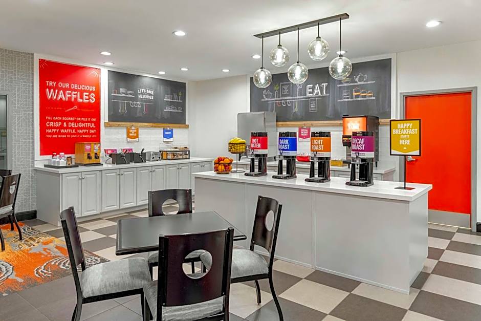 Hampton Inn By Hilton Olathe