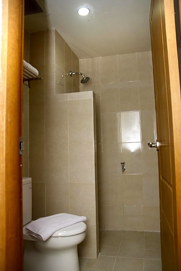 Hersya Front One Inn Surabaya