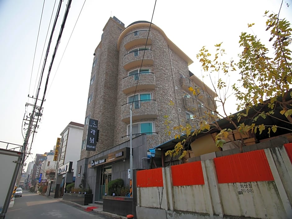 Goodstay Lanuit Hotel