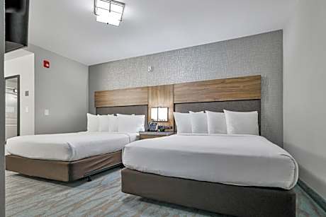 ADA Accessible, 2 Queen Beds, Roll-In Shower, City View
