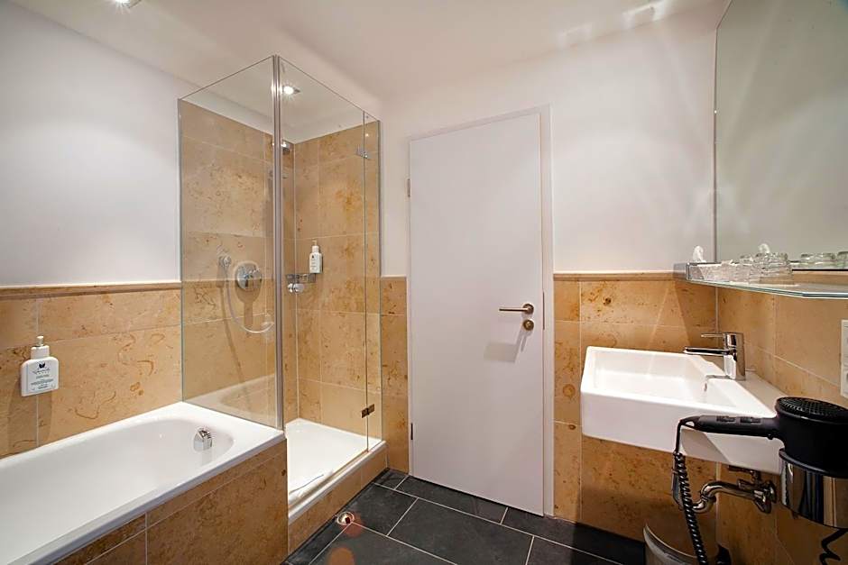 AKZENT Brauerei Hotel Hirsch