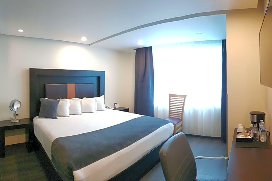 Best Western Plus Metepec & Suites