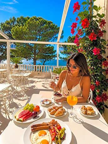 Comfort Double Room with Balcony and Sea View