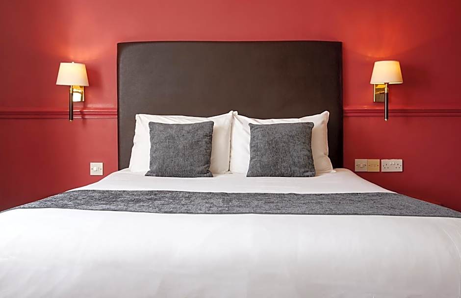 Dog House by Chef & Brewer Collection