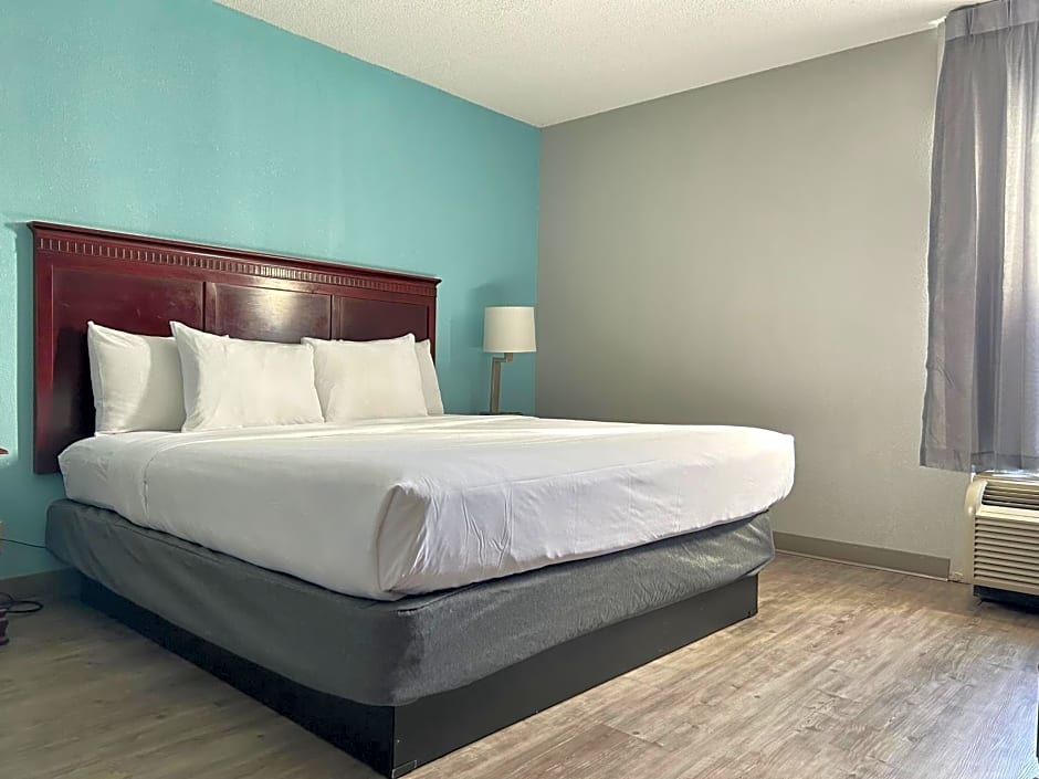 Clarion Inn And Suites Grand Rapids