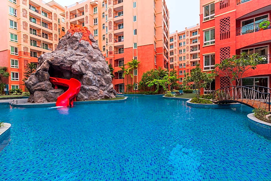 Seven Sea Condo & Water Park Pattaya By the Sea