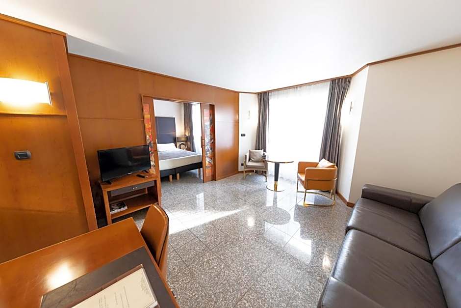 Goldstar Suites