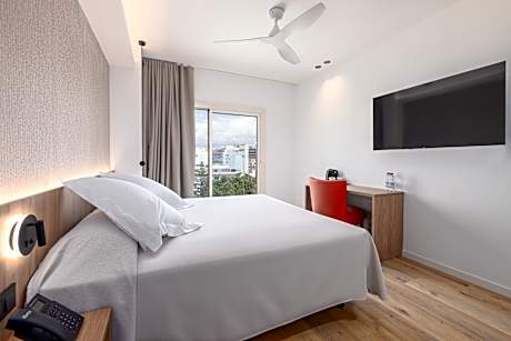 DOUBLE SINGLE USE WITH BALCONY SEA VIEW