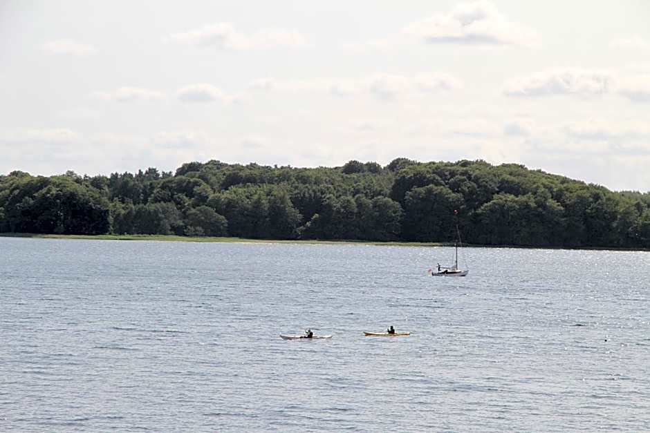 Sixtus Sinatur Hotel & Konference