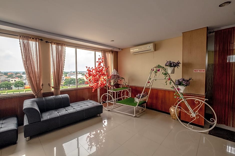 Red Chilies Hotel
