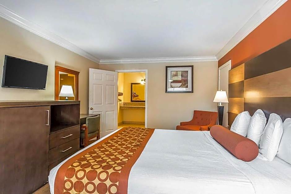 Rodeway Inn & Suites Canyon Lake-Menifee West
