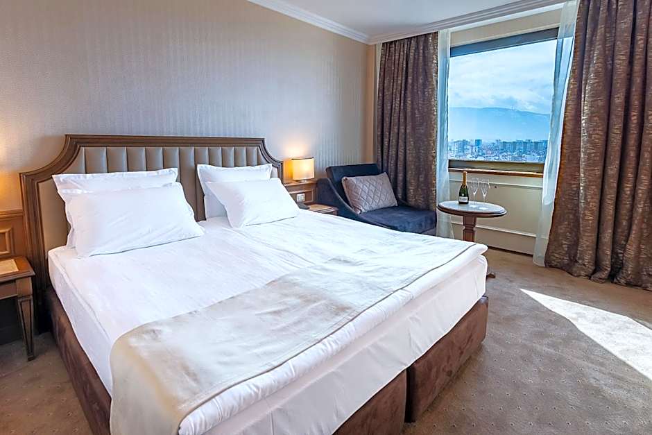 Astoria Grand Hotel