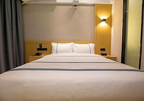 Dossen - City Family Room