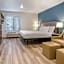 WoodSpring Suites Portland Vancouver