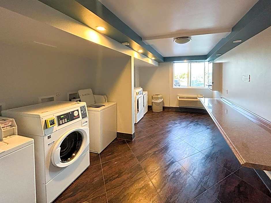 Studio 6 Suites Carson, CA