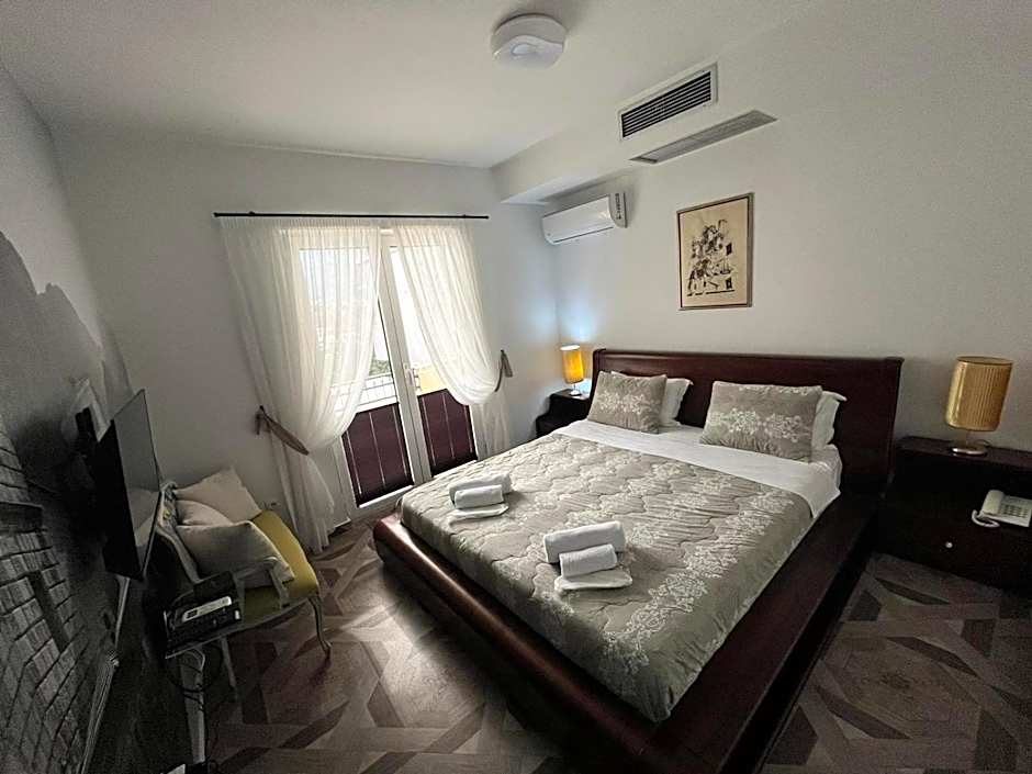 Apartments & rooms - TIANIS - Self check-in