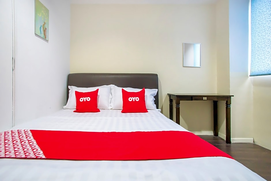 Hotel O Taj (seksyen 13)