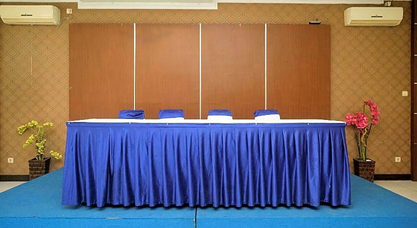 Urbanview Hotel Anggraeni Jatibarang