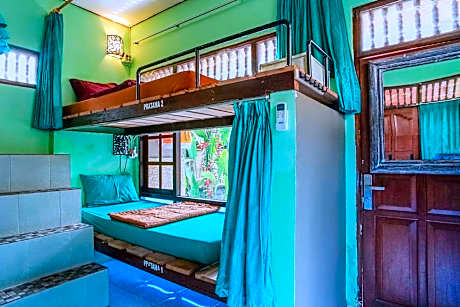 Bed in 4-Bed Mixed Dormitory Room