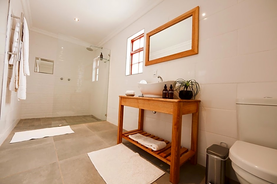 Royal Karoo Safari Lodge